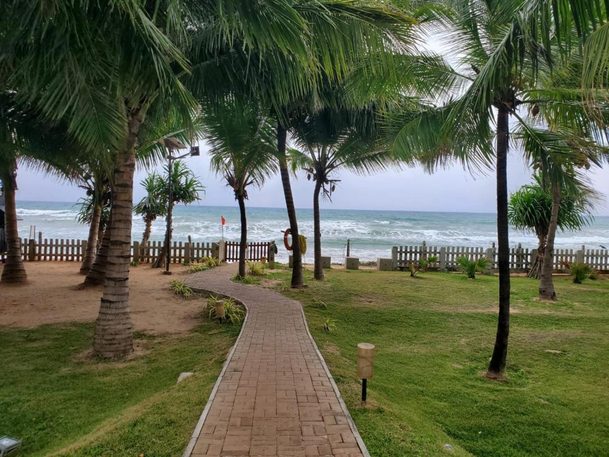 Beach Front Paradise Нілавелі Екстер'єр фото